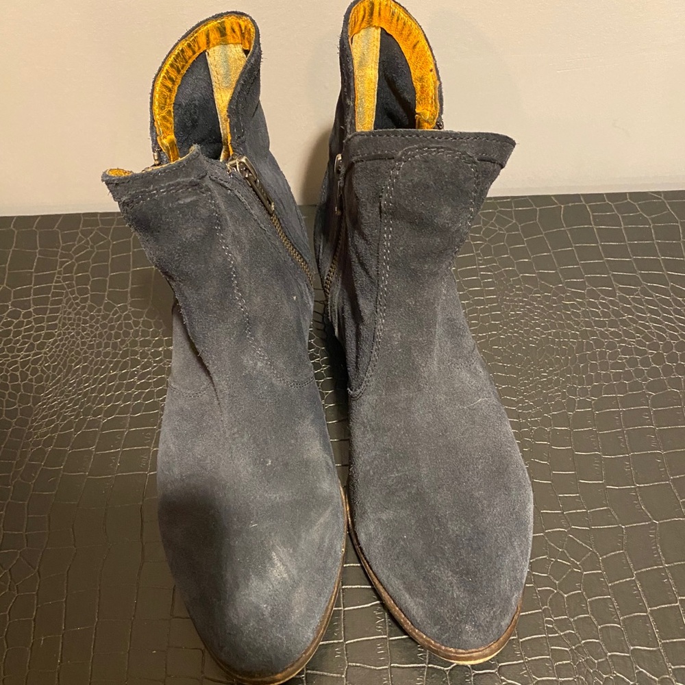 Seychelles navy suede booties